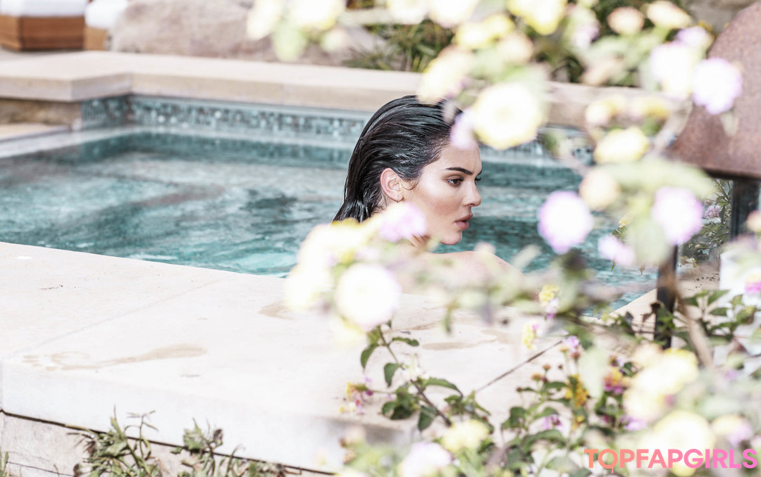 Foto desnuda filtrada de OnlyFans de Kendall Jenner #380 Foto desnuda filtrada de OnlyFans de Kendall Jenner #380