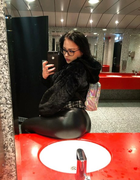 Foto desnuda filtrada de OnlyFans de Kicsilanyka