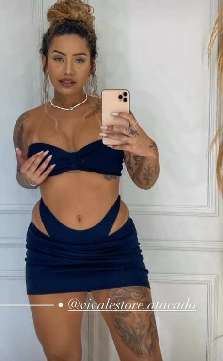 Foto desnuda filtrada de OnlyFans de Muito Linda