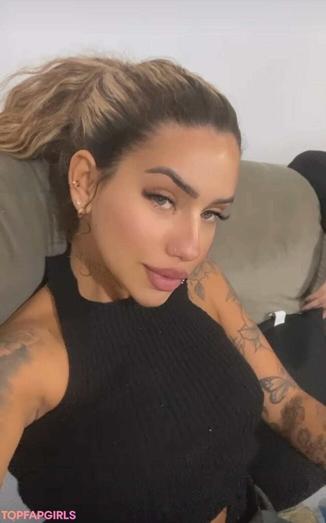 Foto desnuda filtrada de OnlyFans de Muito Linda #406 Foto desnuda filtrada de OnlyFans de Muito Linda #406