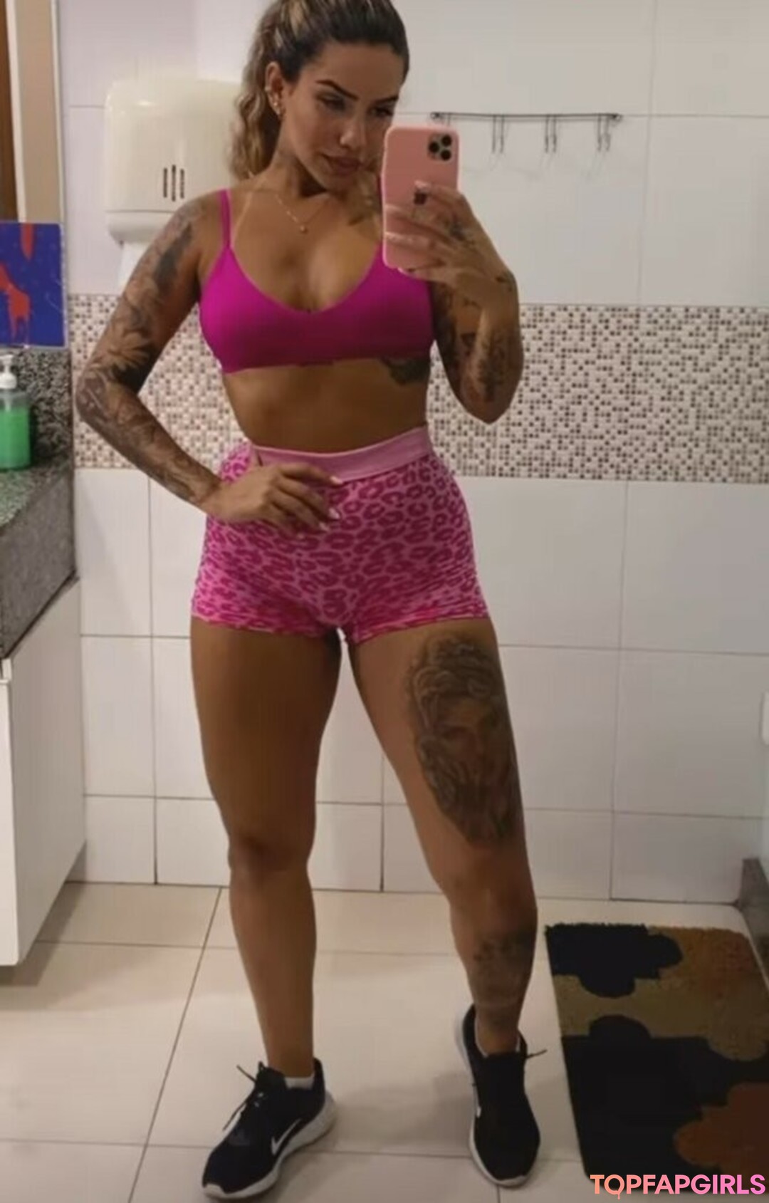 Foto desnuda filtrada de OnlyFans de Muito Linda #412 Foto desnuda filtrada de OnlyFans de Muito Linda #412