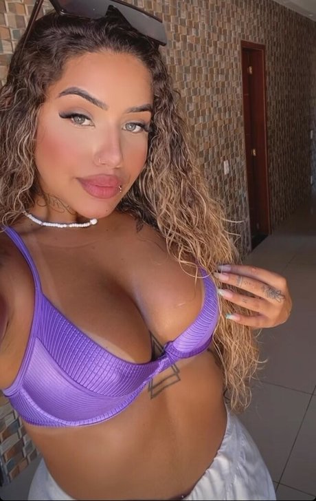 Foto desnuda filtrada de OnlyFans de Muito Linda