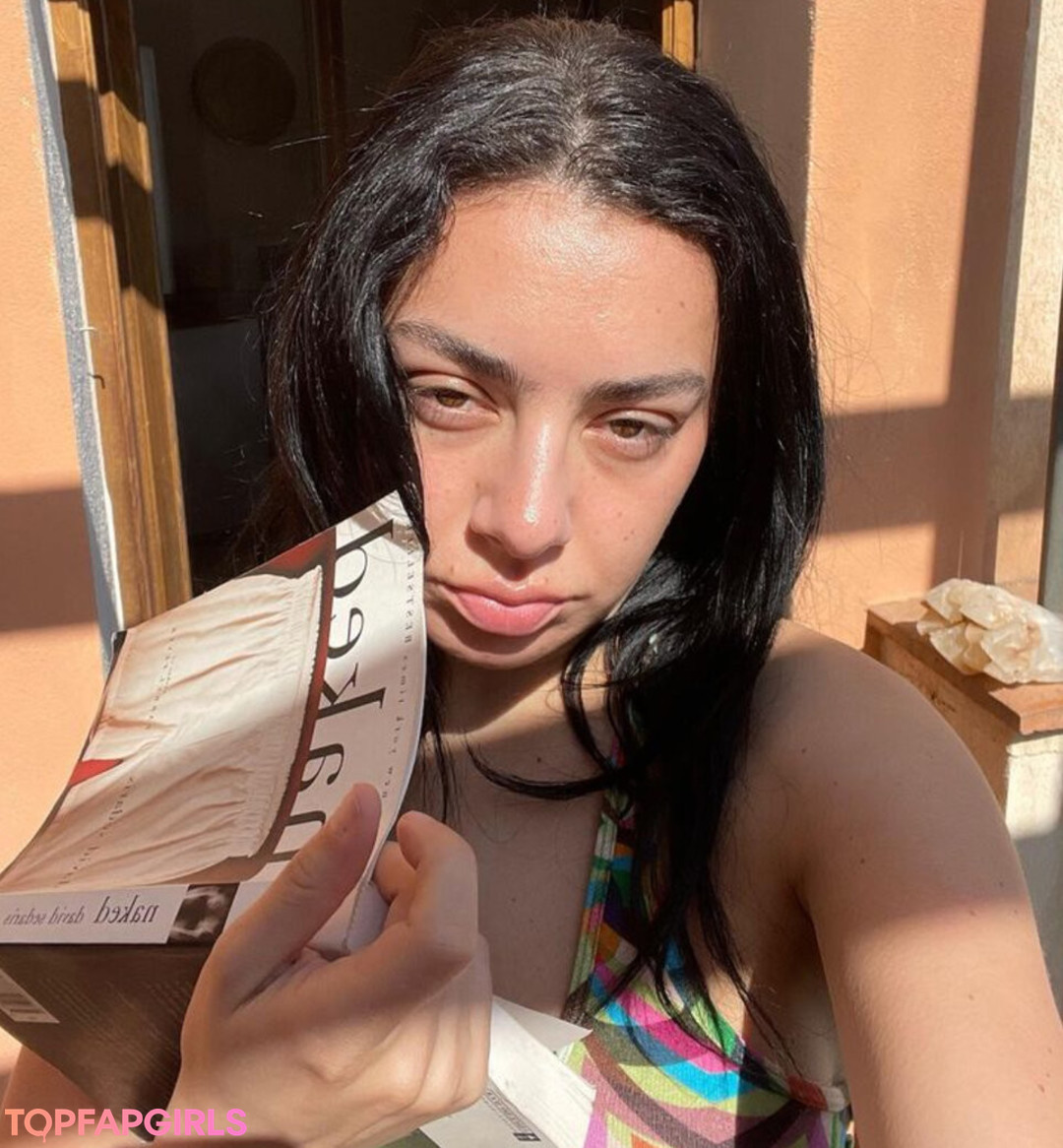 Foto desnuda filtrada de OnlyFans de Charli Xcx #884 Foto desnuda filtrada de OnlyFans de Charli Xcx #884