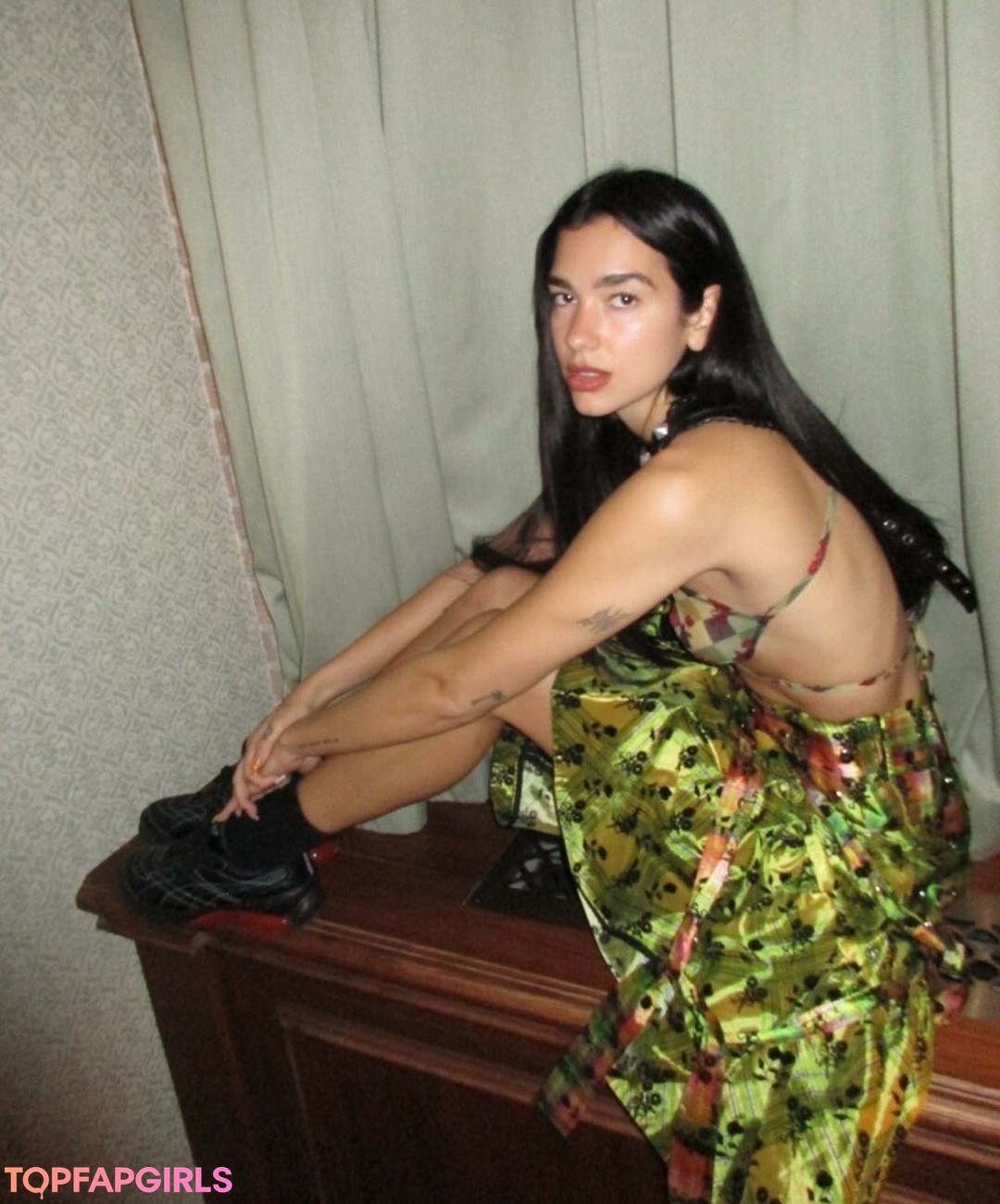 Foto desnuda filtrada de OnlyFans de Dua Lipa #1069