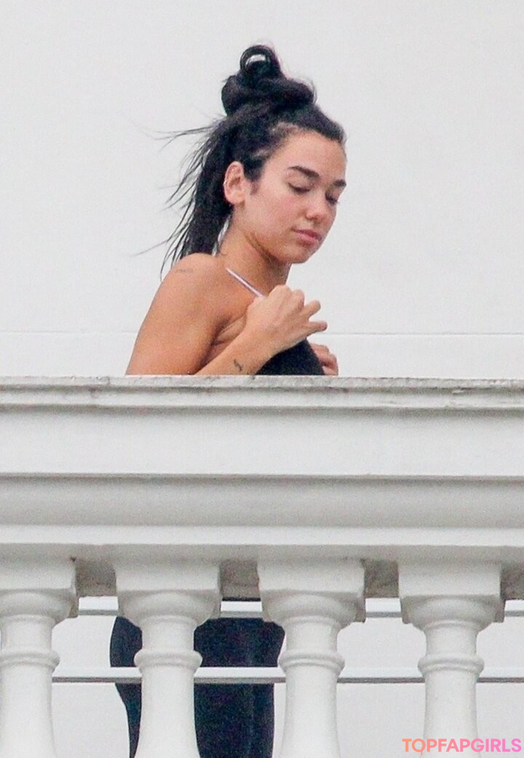 Foto desnuda filtrada de OnlyFans de Dua Lipa #1359