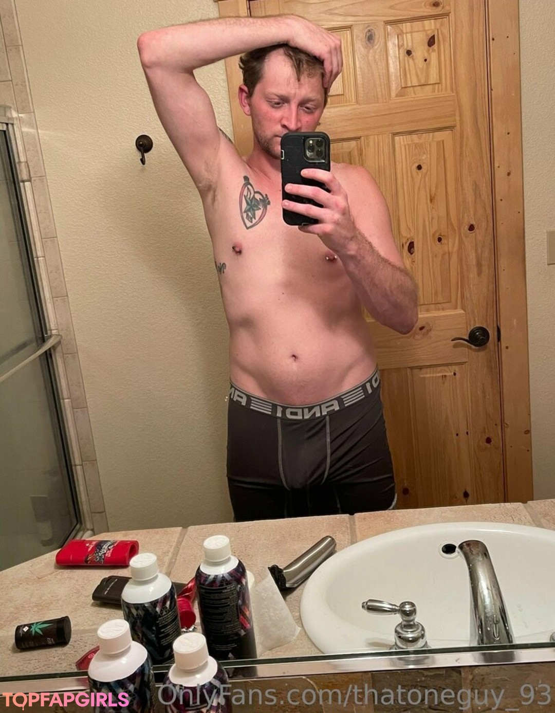 Foto desnuda filtrada de OnlyFans de Thatoneguy93 #10 Foto desnuda filtrada de OnlyFans de Thatoneguy93 #10