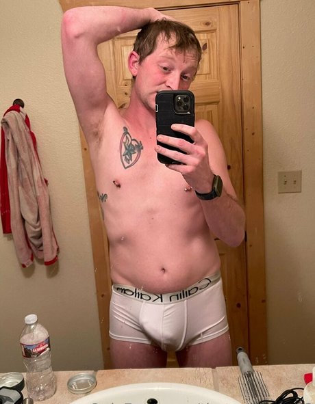 Foto desnuda filtrada de OnlyFans de Thatoneguy93