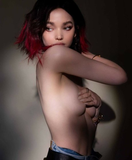 Dove Cameron