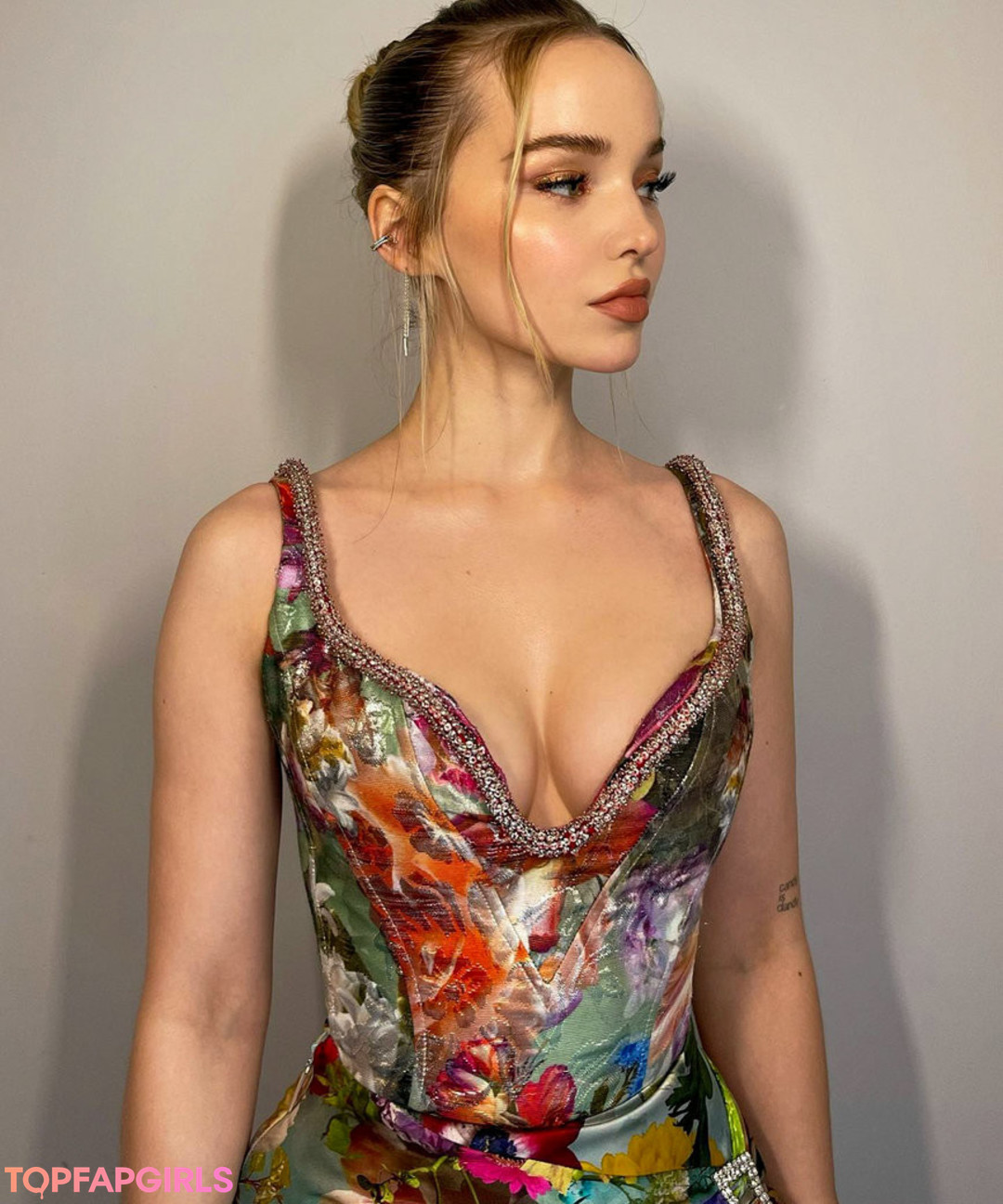 Foto desnuda filtrada de OnlyFans de Dove Cameron #24 Foto desnuda filtrada de OnlyFans de Dove Cameron #24