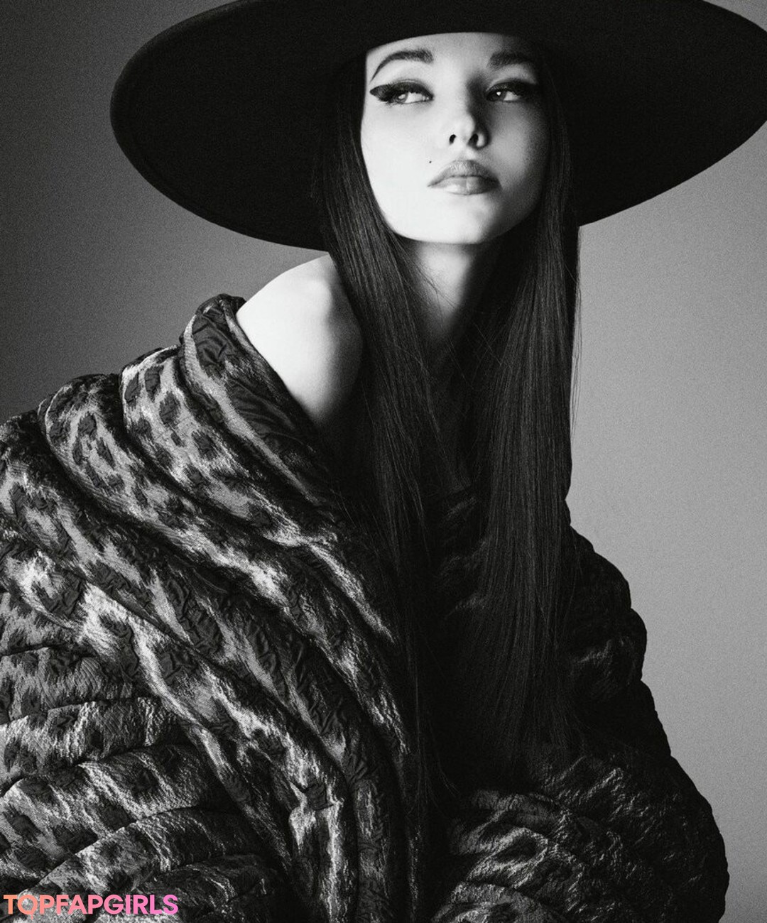 Foto desnuda filtrada de OnlyFans de Dove Cameron #374 Foto desnuda filtrada de OnlyFans de Dove Cameron #374