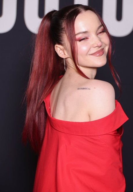 Foto desnuda filtrada de OnlyFans de Dove Cameron
