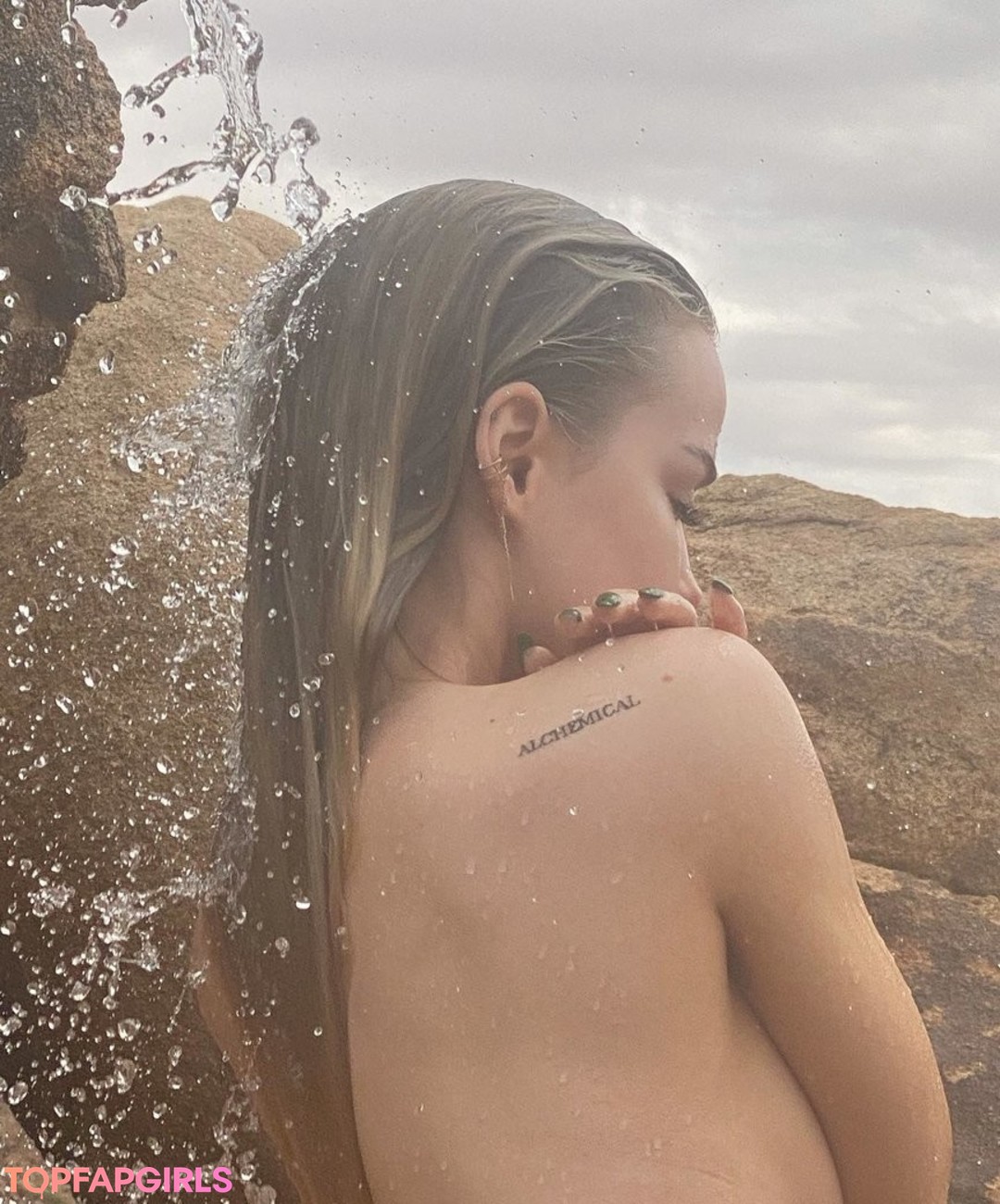 Foto desnuda filtrada de OnlyFans de Dove Cameron #5 Foto desnuda filtrada de OnlyFans de Dove Cameron #5