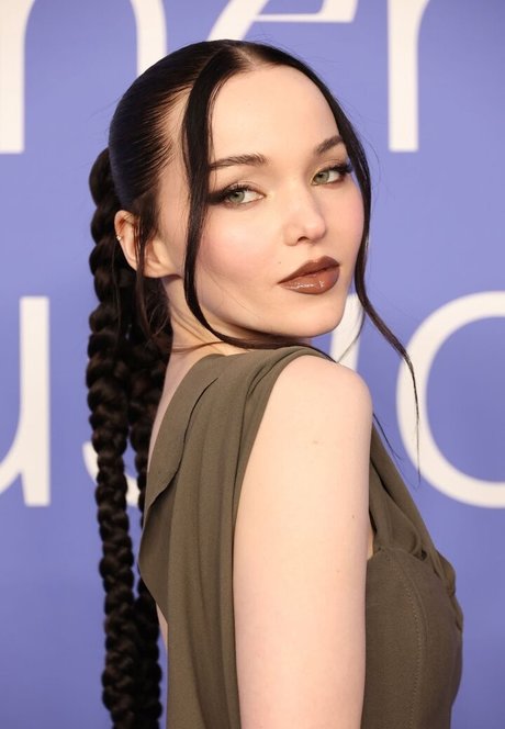 Foto desnuda filtrada de OnlyFans de Dove Cameron