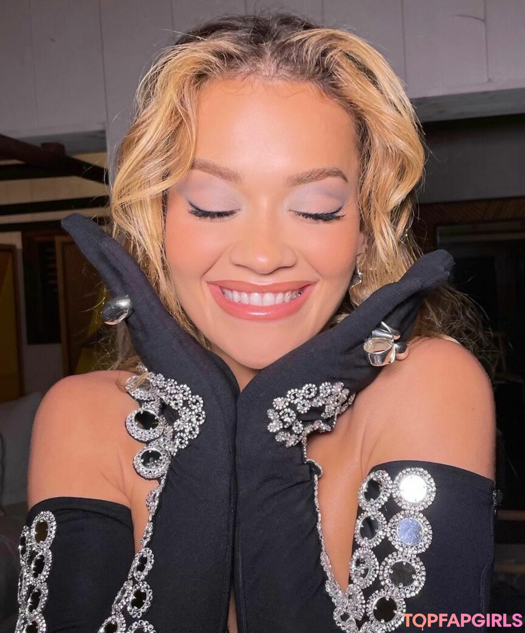 Foto desnuda filtrada de OnlyFans de Rita Ora #1131
