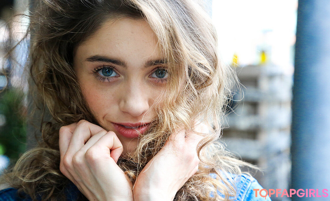 Foto desnuda filtrada de OnlyFans de Natalia Dyer #97 Foto desnuda filtrada de OnlyFans de Natalia Dyer #97