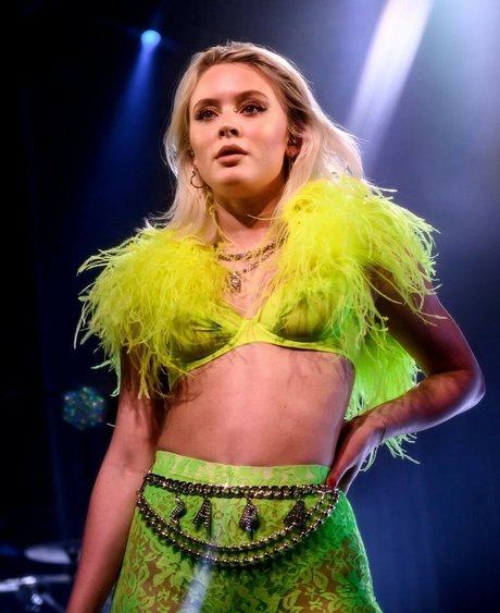 Foto desnuda filtrada de OnlyFans de Zara Larsson