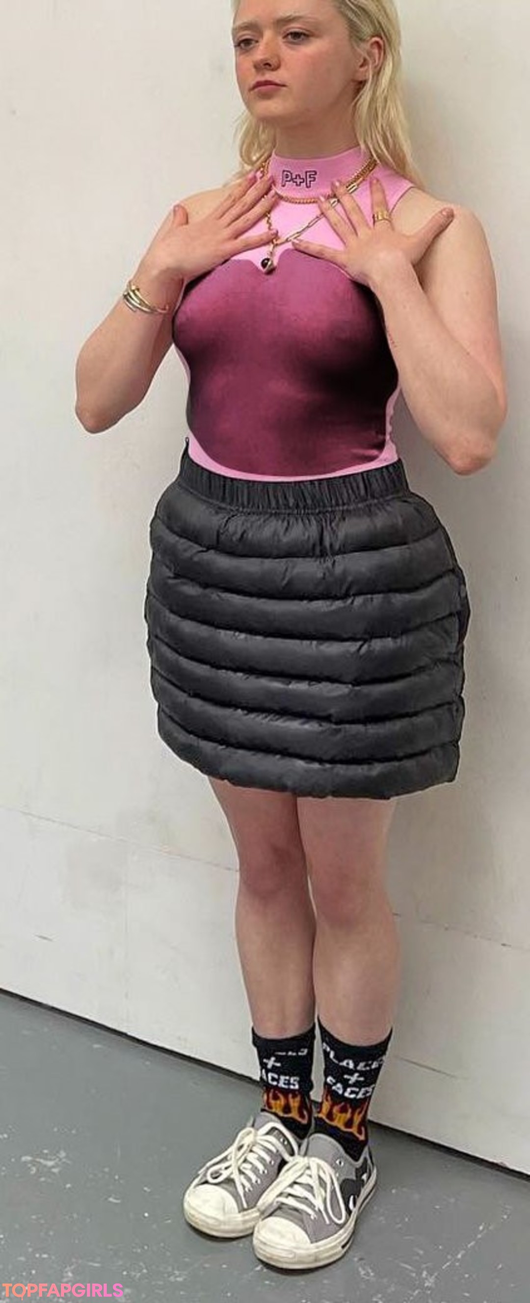Foto desnuda filtrada de OnlyFans de Maisie Williams #23 Foto desnuda filtrada de OnlyFans de Maisie Williams #23