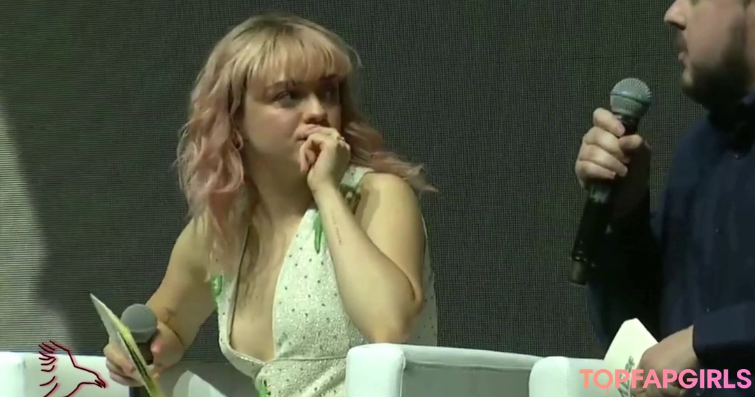 Foto desnuda filtrada de OnlyFans de Maisie Williams #448 Foto desnuda filtrada de OnlyFans de Maisie Williams #448