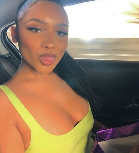 Foto desnuda filtrada de OnlyFans de Jaylen Barron
