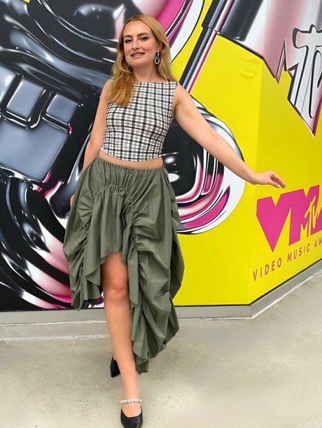 Amelia Dimoldenberg