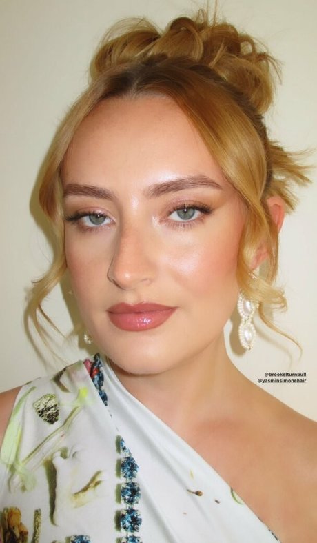 Amelia Dimoldenberg