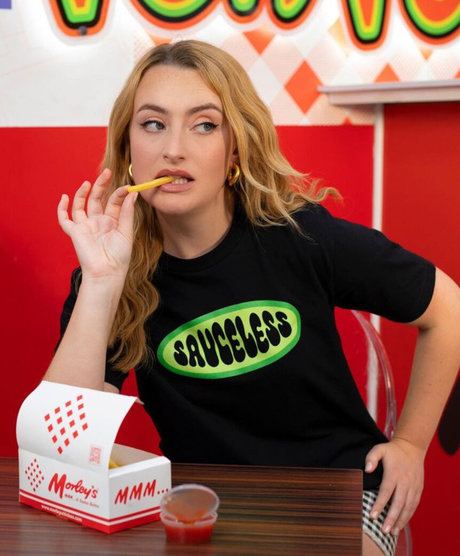 Amelia Dimoldenberg