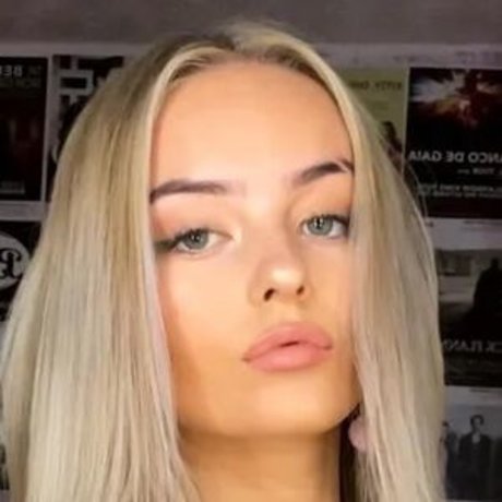 Foto desnuda filtrada de OnlyFans de Millie Gibson