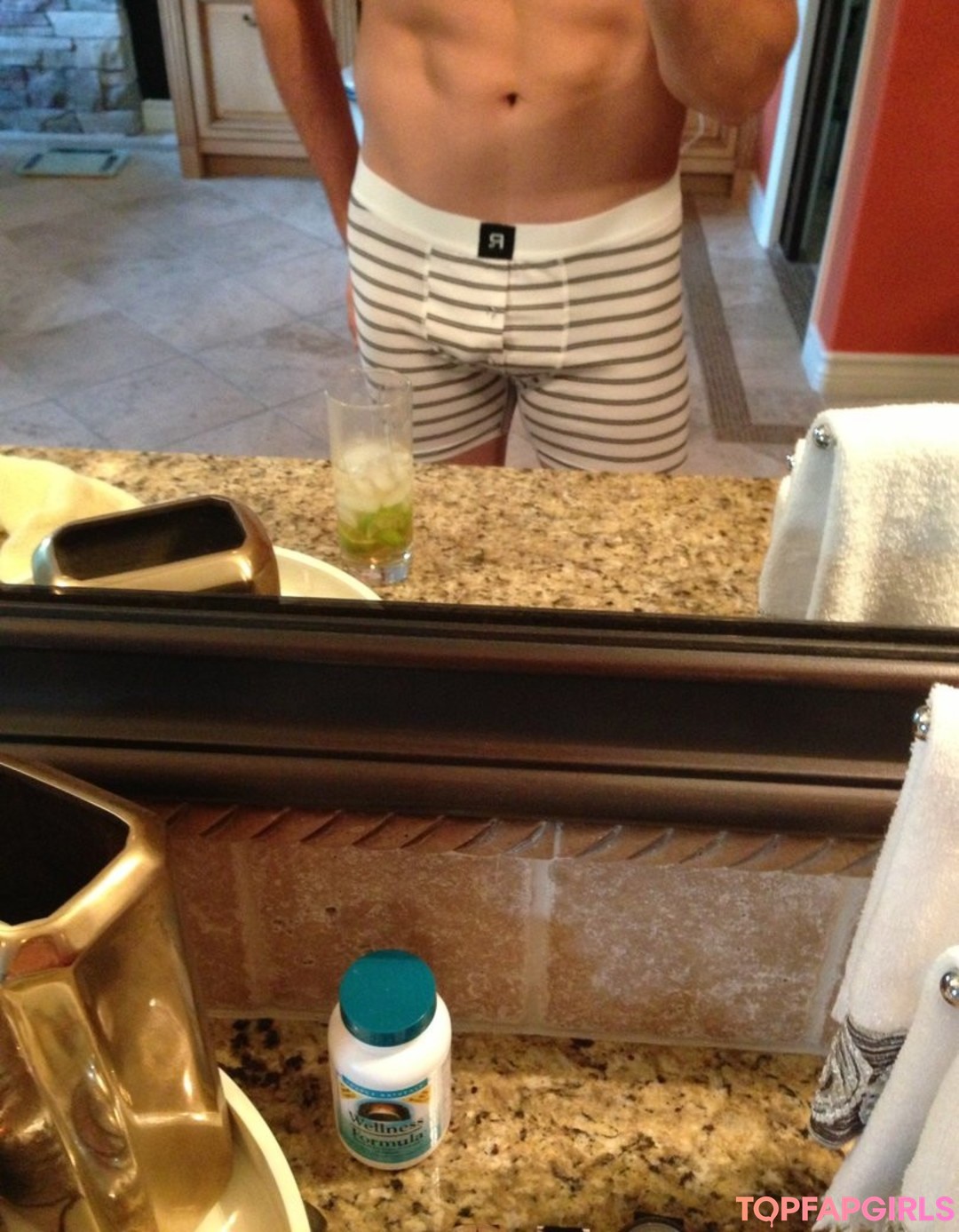 Foto desnuda filtrada de OnlyFans de Kaley Cuoco #206 Foto desnuda filtrada de OnlyFans de Kaley Cuoco #206