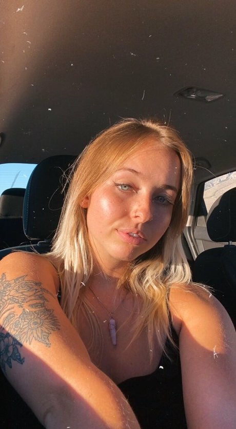 Foto desnuda filtrada de OnlyFans de Lavenderalien