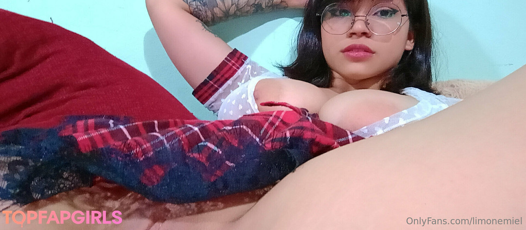Foto desnuda filtrada de OnlyFans de Limonemiel #97 Foto desnuda filtrada de OnlyFans de Limonemiel #97