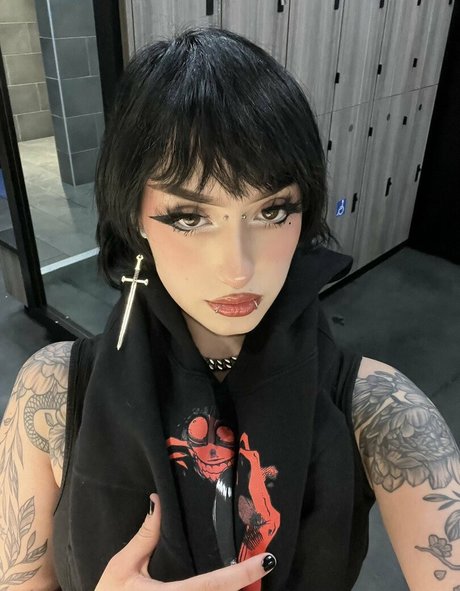 Redroomromance