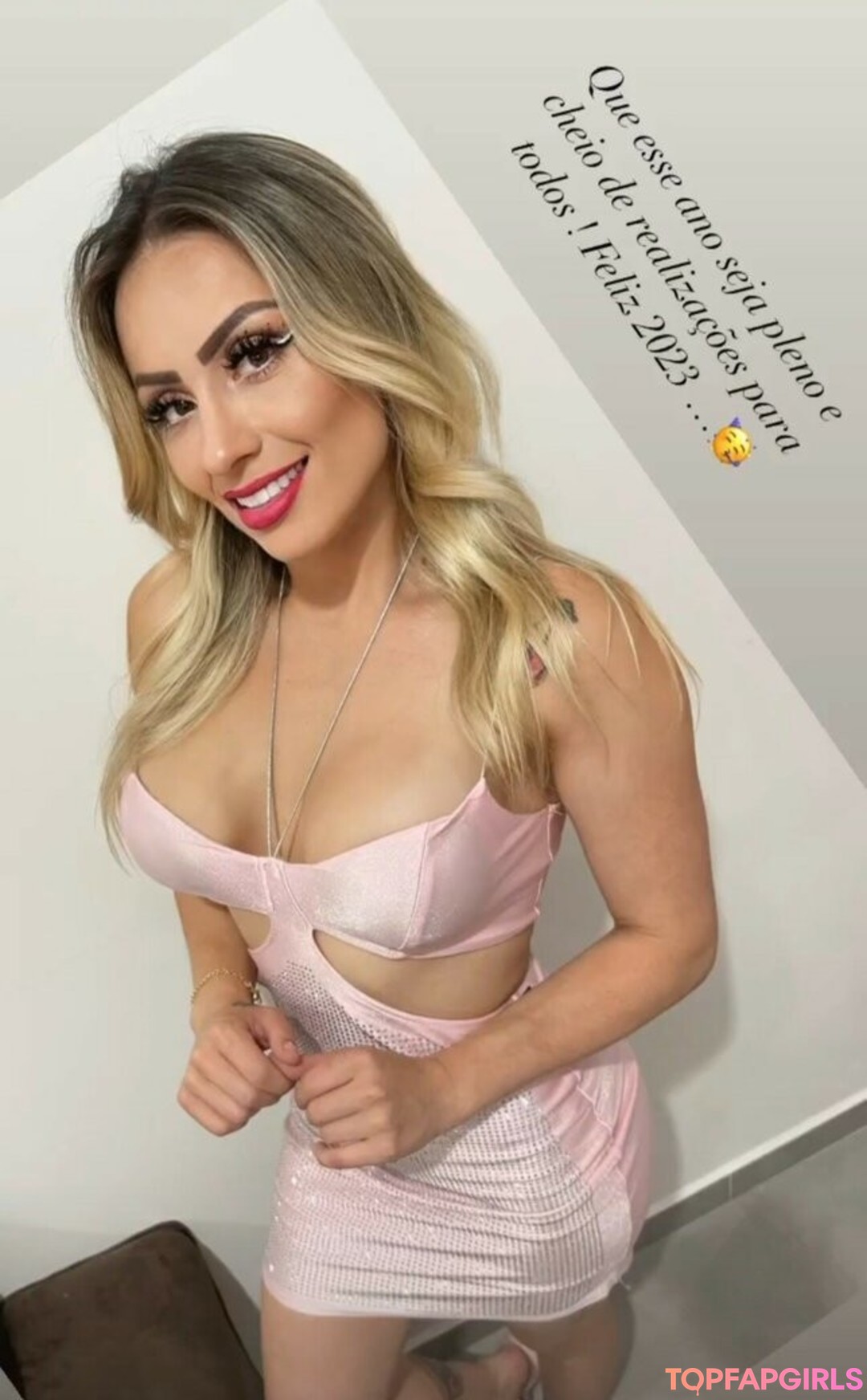 Foto desnuda filtrada de OnlyFans de Meninas De Curitiba #101 Foto desnuda filtrada de OnlyFans de Meninas De Curitiba #101