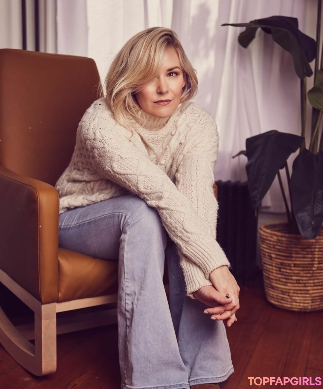 Foto desnuda filtrada de OnlyFans de Renee Paquette #204 Foto desnuda filtrada de OnlyFans de Renee Paquette #204