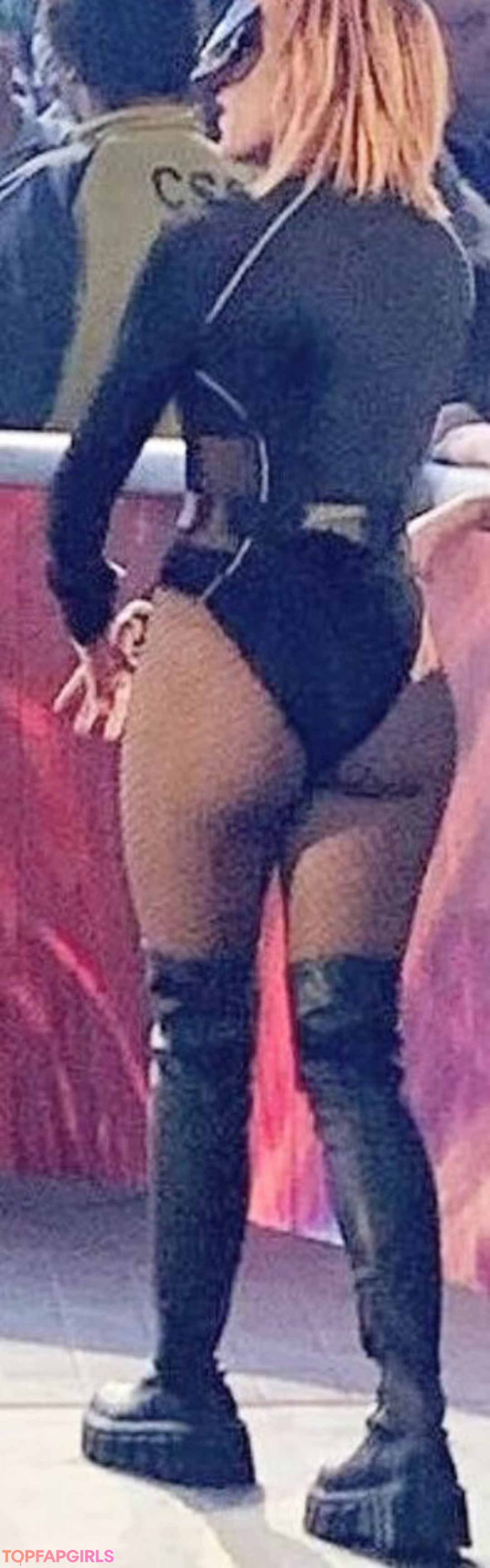 Foto desnuda filtrada de OnlyFans de Becky Lynch #177 Foto desnuda filtrada de OnlyFans de Becky Lynch #177