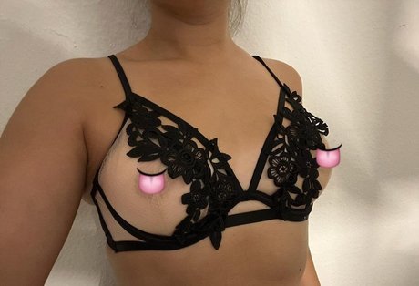 Foto desnuda filtrada de OnlyFans de Kleinenymphe