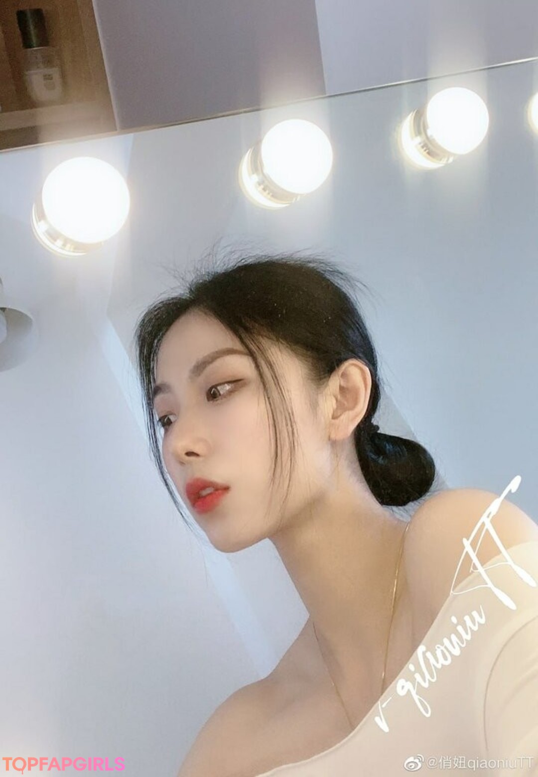 Foto desnuda filtrada de OnlyFans de Qiaoniutt #1444