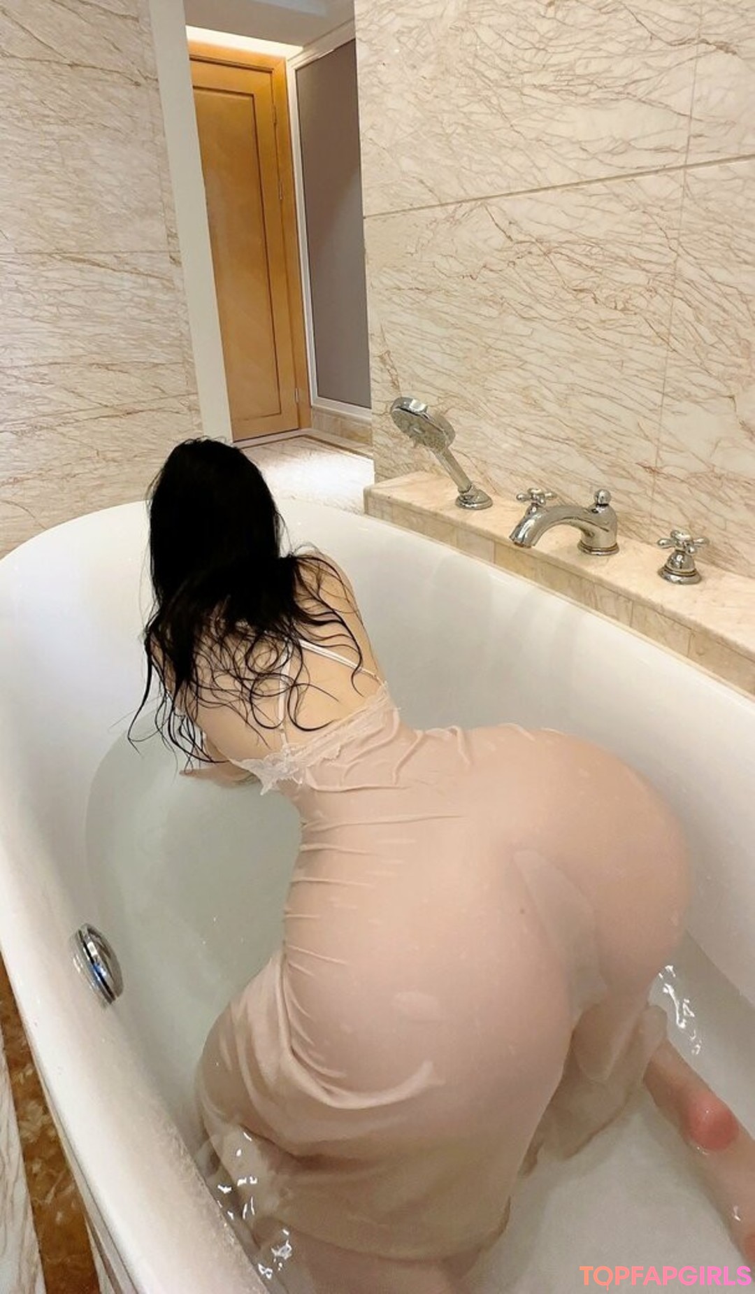 Foto desnuda filtrada de OnlyFans de Qiaoniutt #1802