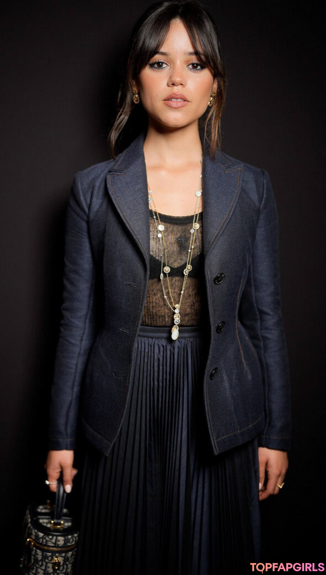 Foto desnuda filtrada de OnlyFans de Jenna Ortega #341 Foto desnuda filtrada de OnlyFans de Jenna Ortega #341