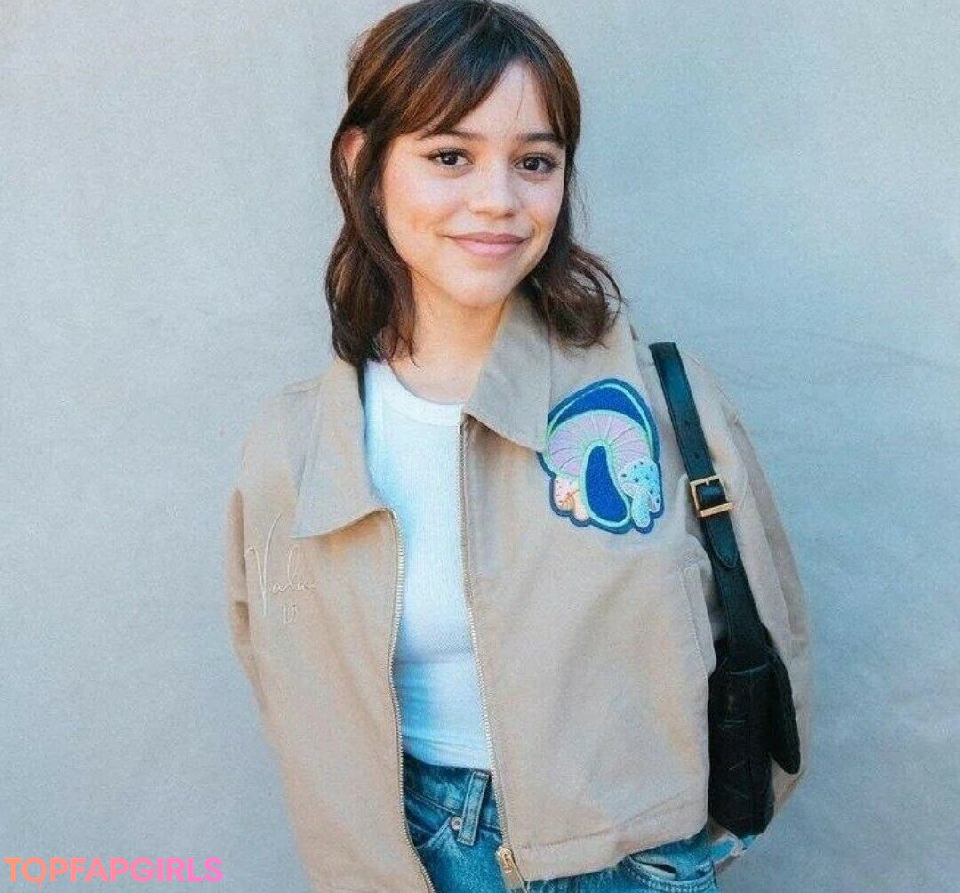 Foto desnuda filtrada de OnlyFans de Jenna Ortega #38 Foto desnuda filtrada de OnlyFans de Jenna Ortega #38