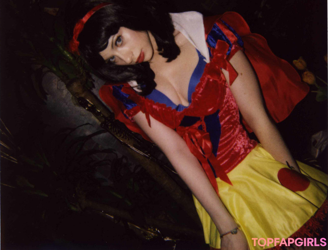 Foto desnuda filtrada de OnlyFans de Michelle Trachtenberg #147 Foto desnuda filtrada de OnlyFans de Michelle Trachtenberg #147