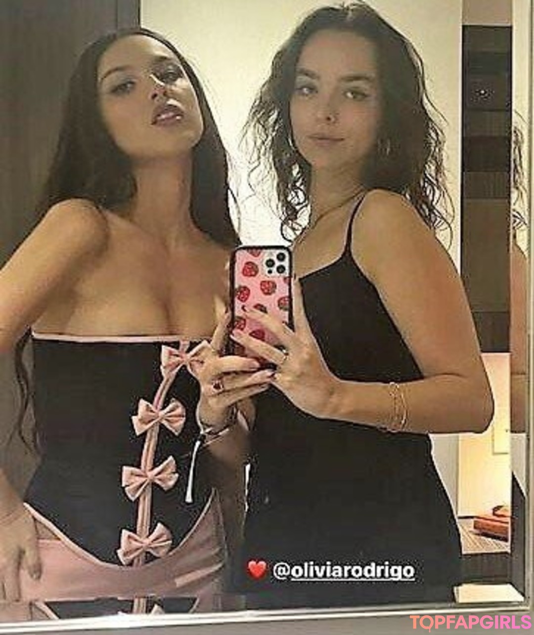 Foto desnuda filtrada de OnlyFans de Olivia Rodrigo #174 Foto desnuda filtrada de OnlyFans de Olivia Rodrigo #174