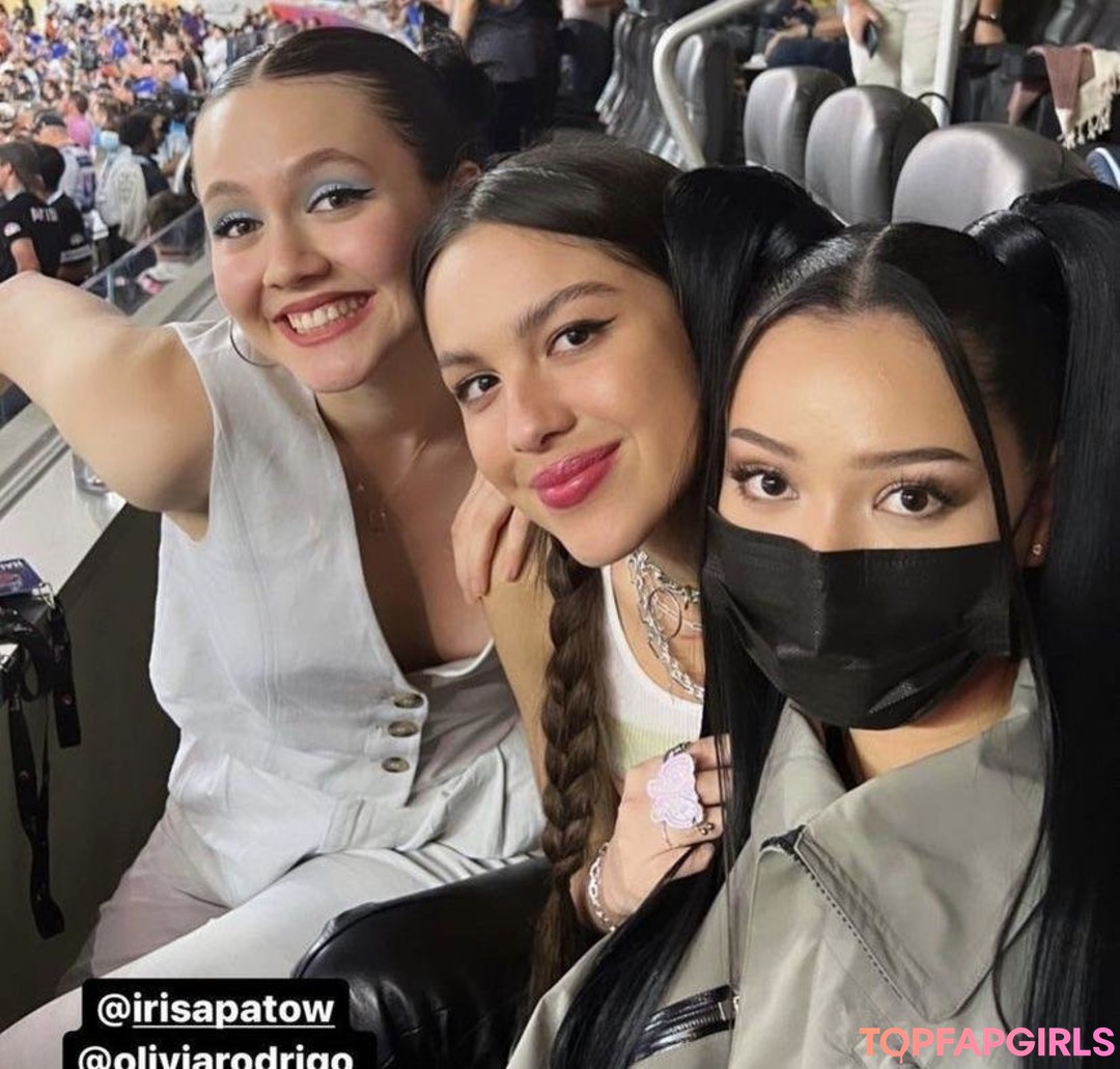 Foto desnuda filtrada de OnlyFans de Olivia Rodrigo #60 Foto desnuda filtrada de OnlyFans de Olivia Rodrigo #60