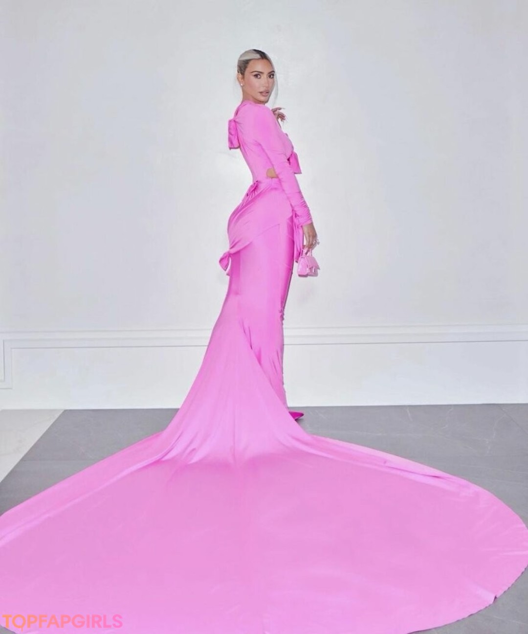 Foto desnuda filtrada de OnlyFans de Kim Kardashian #1170