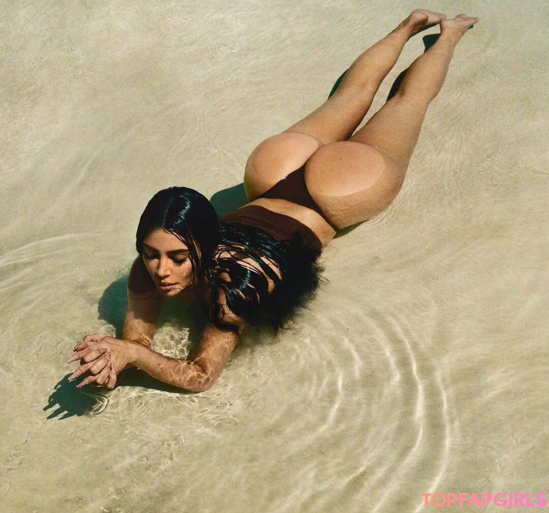 Foto desnuda filtrada de OnlyFans de Kim Kardashian #1219