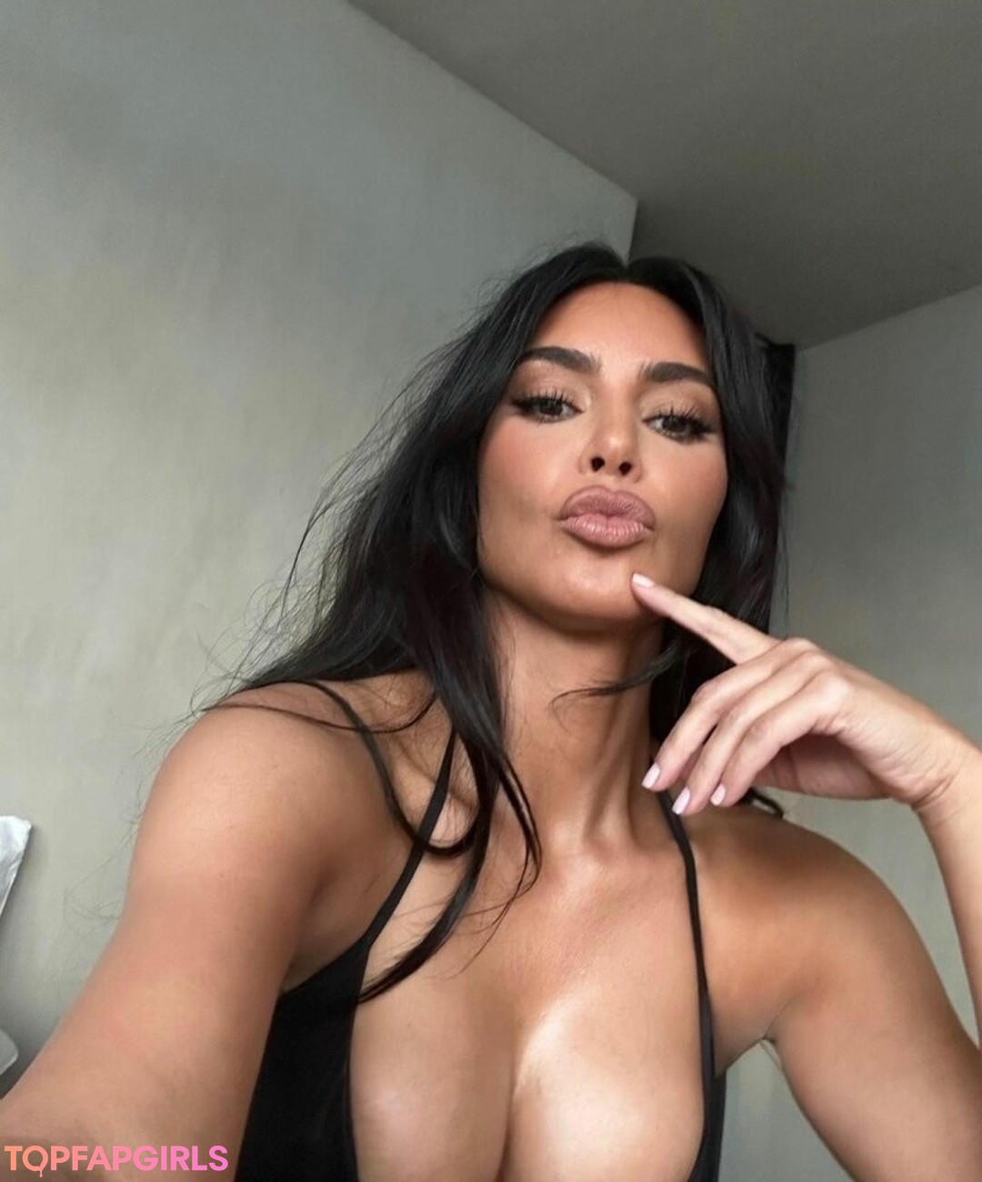 Foto desnuda filtrada de OnlyFans de Kim Kardashian #1431
