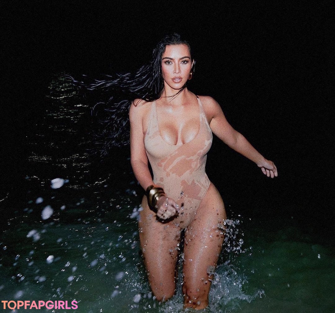 Foto desnuda filtrada de OnlyFans de Kim Kardashian #88 Foto desnuda filtrada de OnlyFans de Kim Kardashian #88
