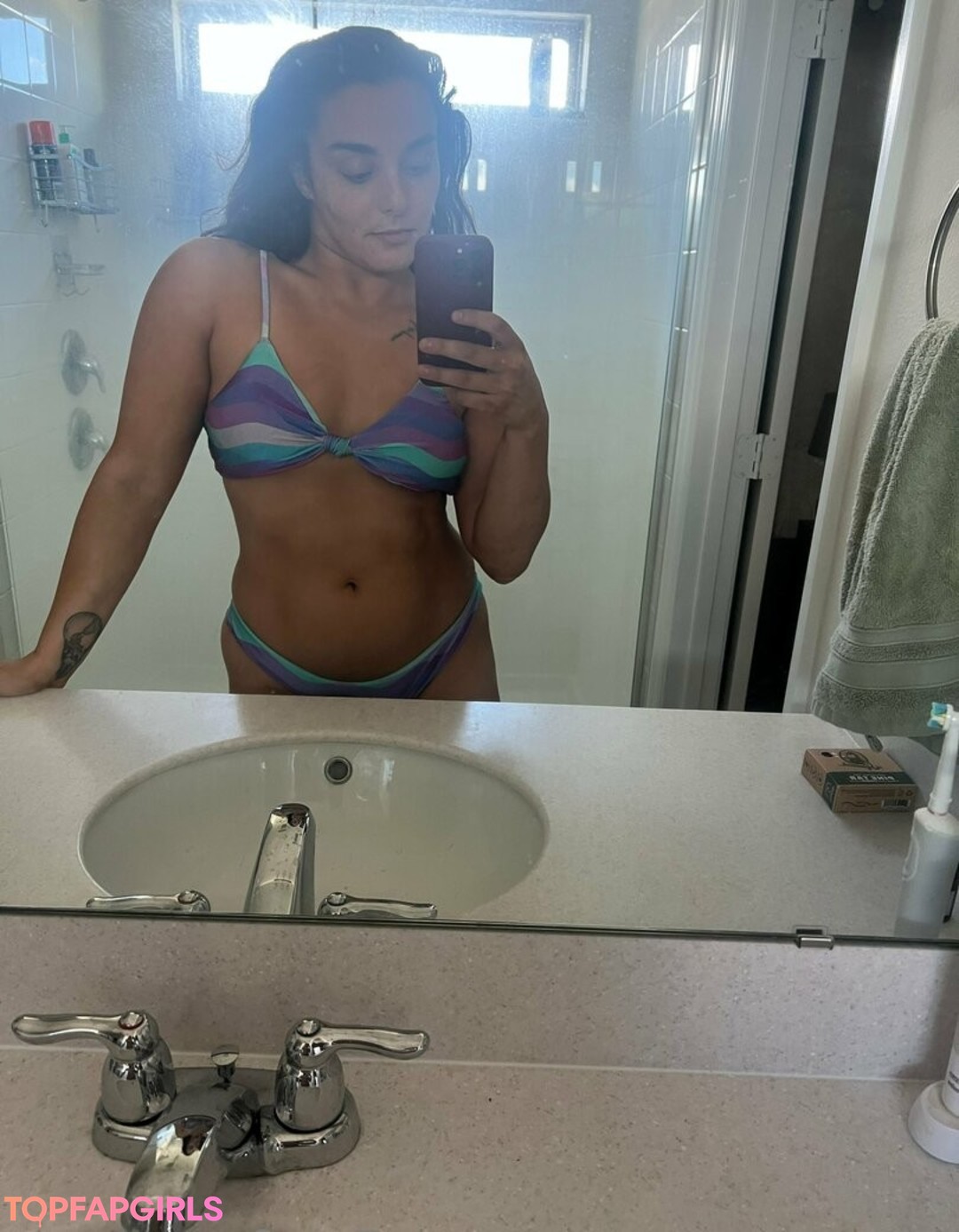 Foto desnuda filtrada de OnlyFans de Deonna Purrazzo #665 Foto desnuda filtrada de OnlyFans de Deonna Purrazzo #665
