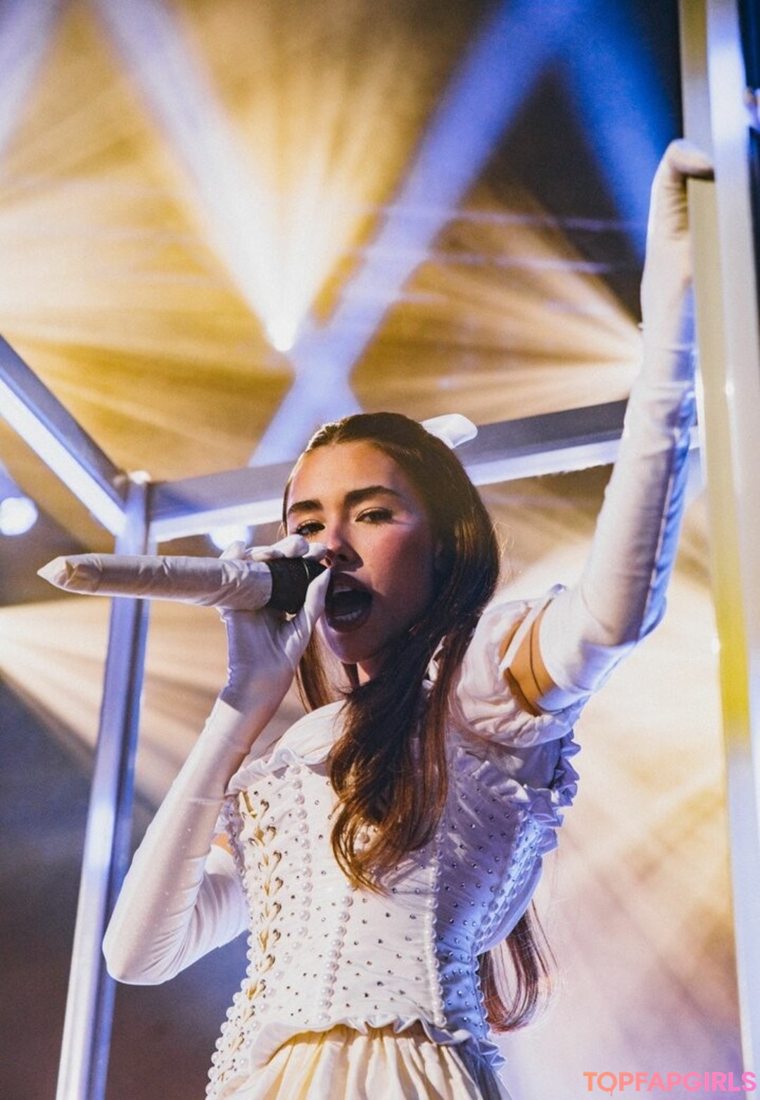 Foto desnuda filtrada de OnlyFans de Madison Beer #453 Foto desnuda filtrada de OnlyFans de Madison Beer #453