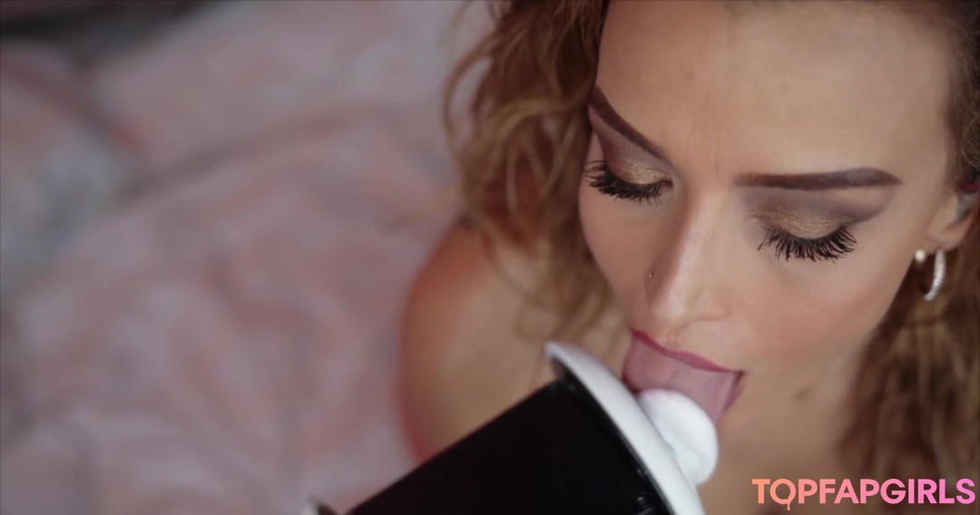 Foto desnuda filtrada de OnlyFans de Gina Carla #35 Foto desnuda filtrada de OnlyFans de Gina Carla #35