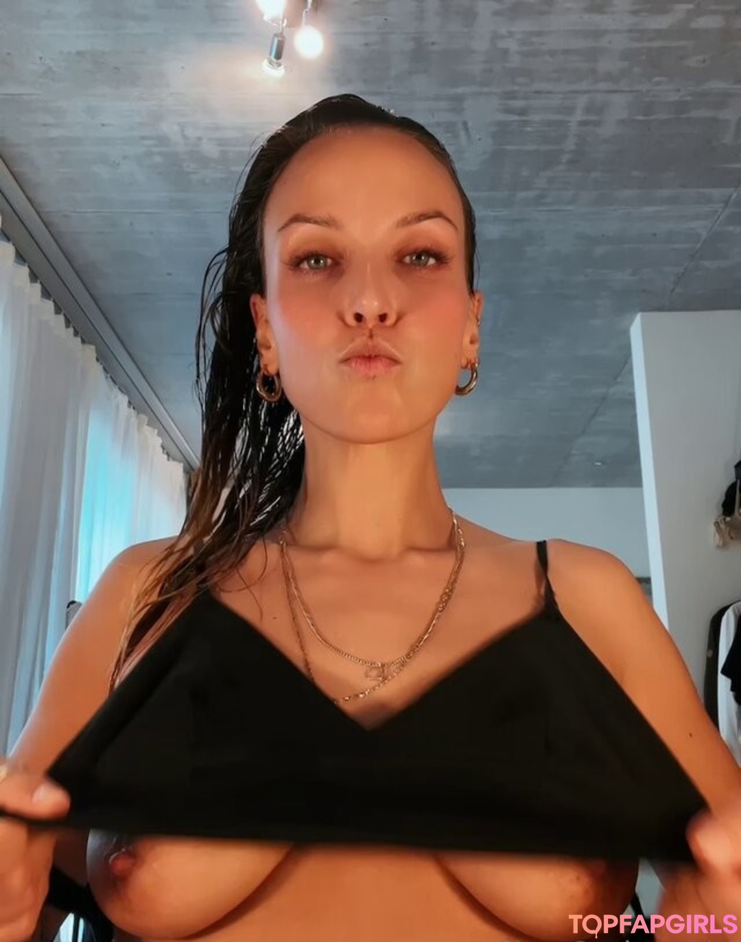 Foto desnuda filtrada de OnlyFans de Gina Carla #888 Foto desnuda filtrada de OnlyFans de Gina Carla #888